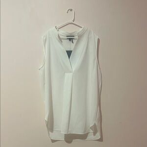 Halston Medium White V-Neck Tank Top NWT